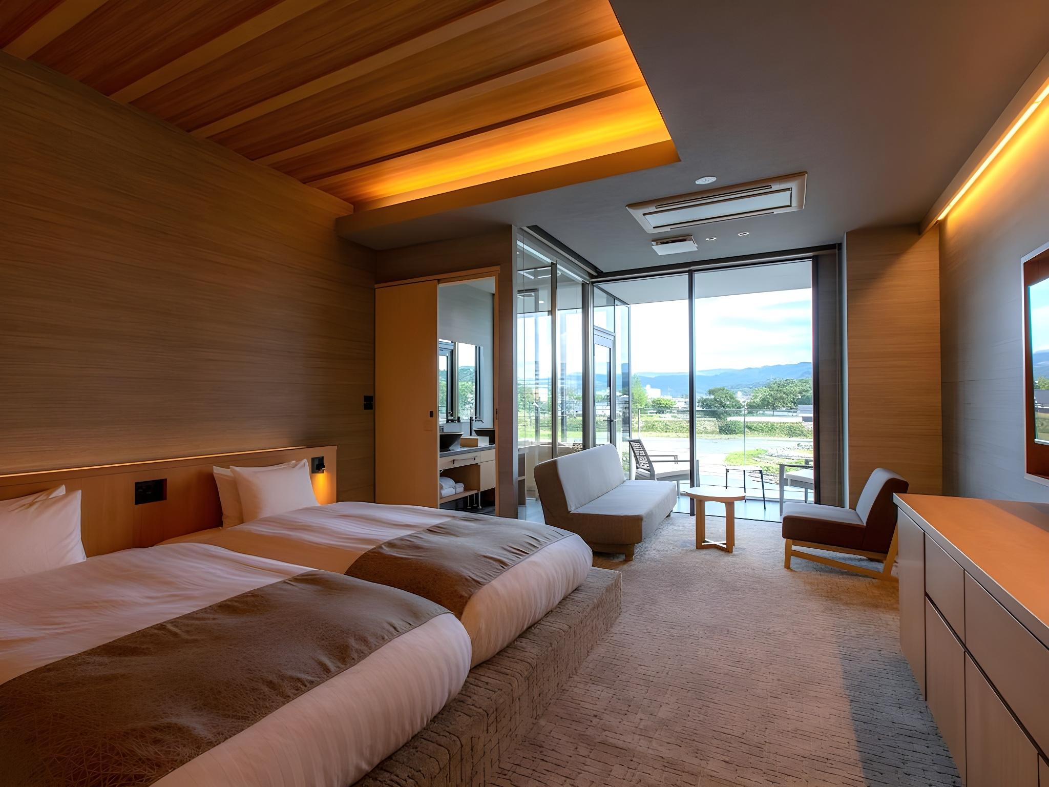 Interior, Suite, Indoor Spring Bath
