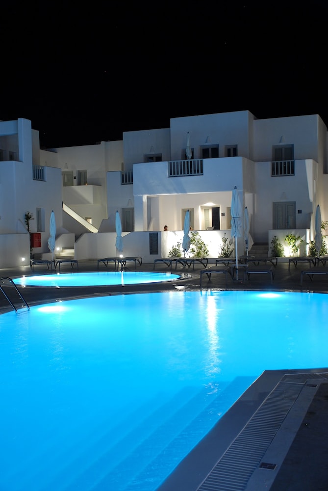 Aqua Blue Hotel 38/66