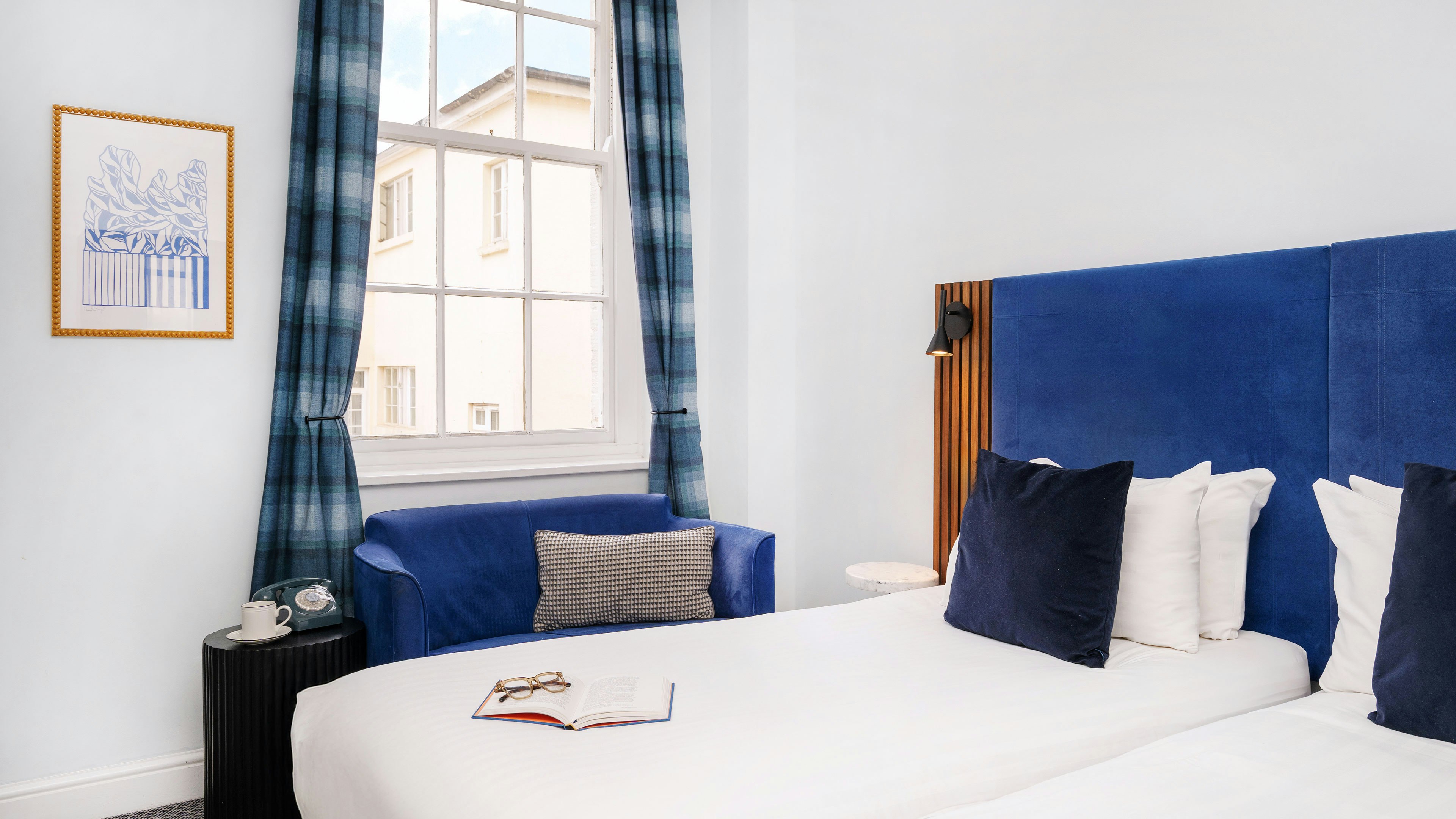 Berkeley Square Hotel 27/73