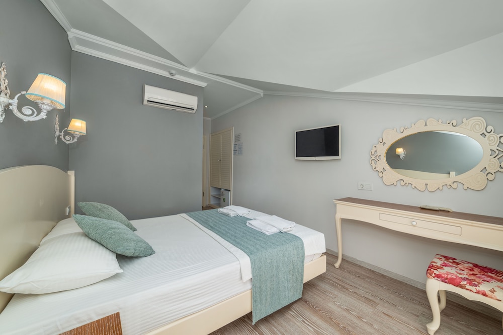 Majestic Hotel 25/52