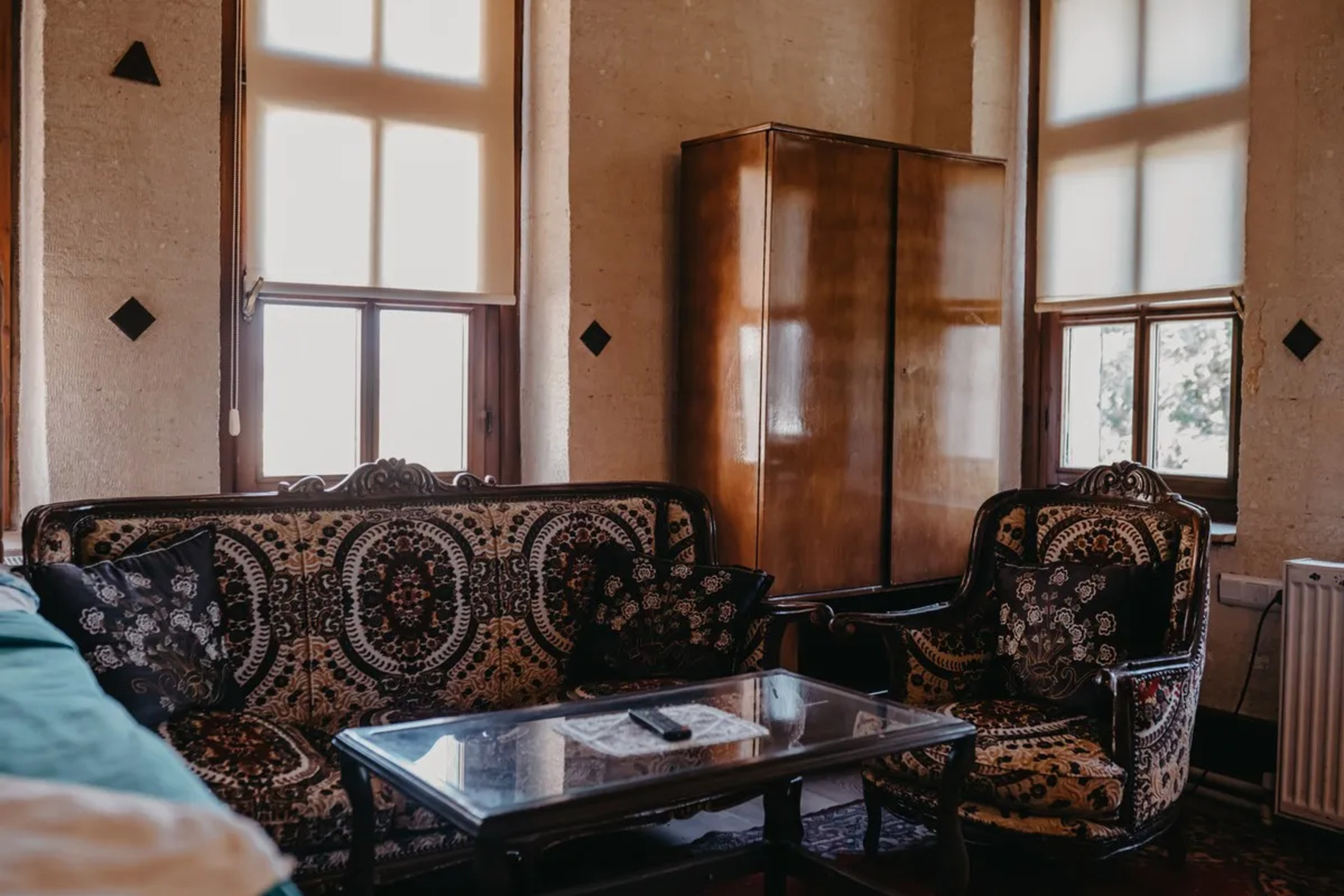 Born Hotel Old House 22/29