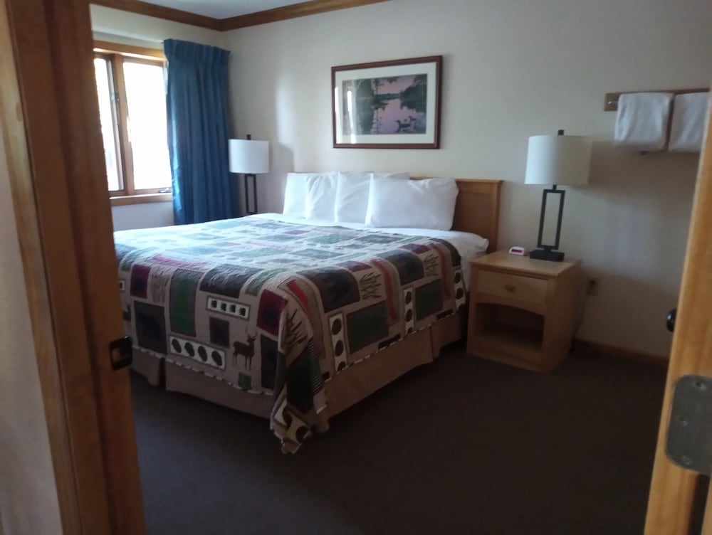 CENTERSTONE RESORT LAKE-AIRE 27/59