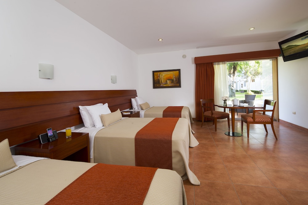 Hotel Las Dunas 9/25