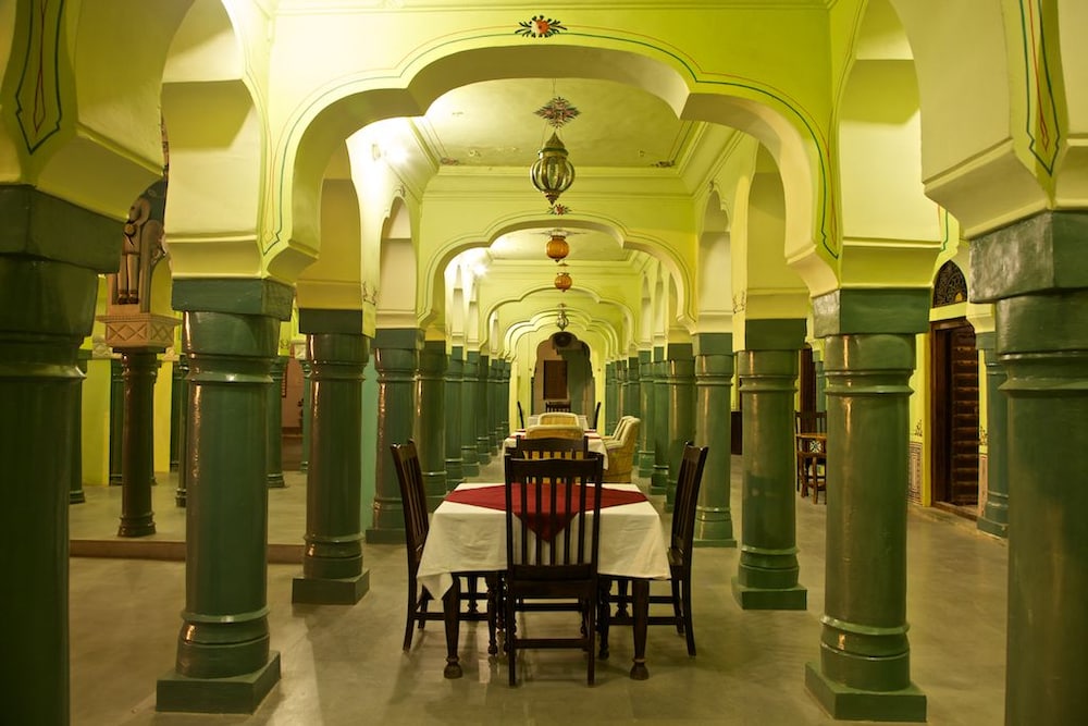 Malji Ka Kamra 37/50