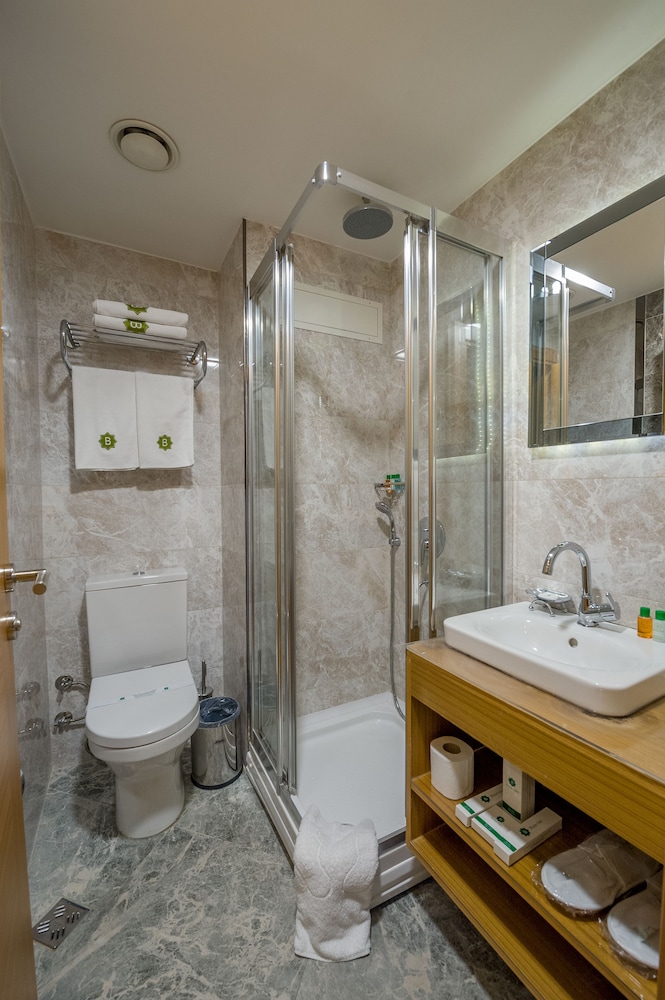 Bizim Hotel 15/64