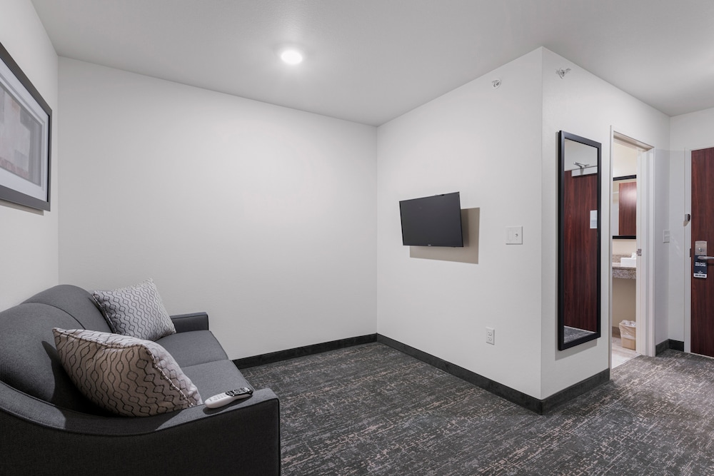 Cobblestone Hotel & Suites - Russells Point at Indian Lake 22/50