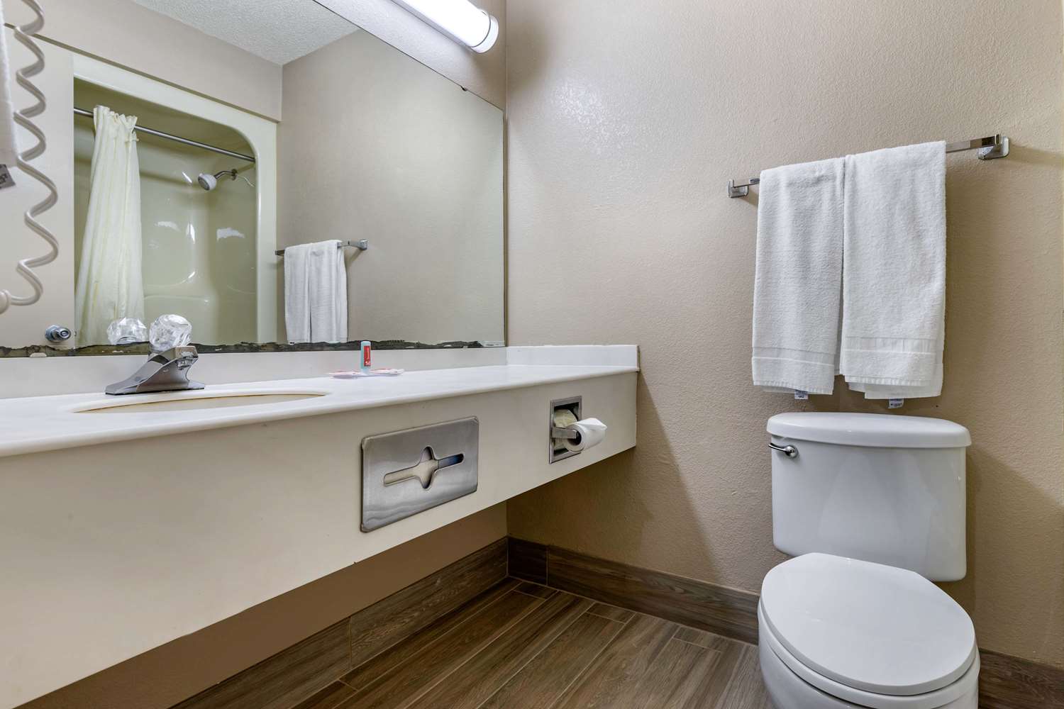 Econo Lodge Florence - Darlington 20/20