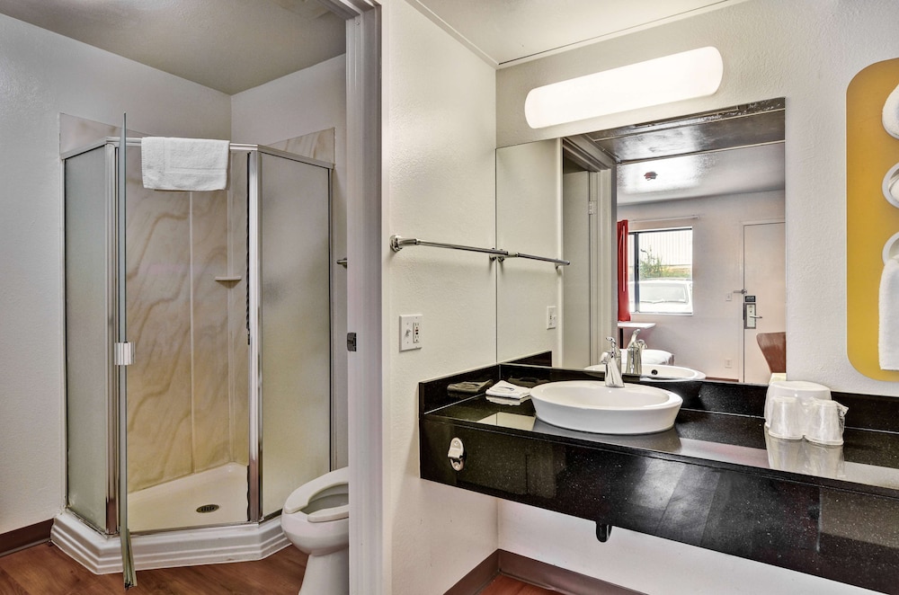 Motel6 Pittsburgh, PA - Crafton 43/50