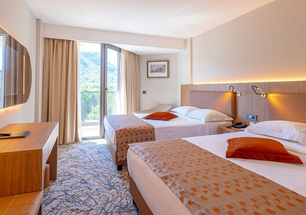 Ozkaymak Marina Hotel 48/98