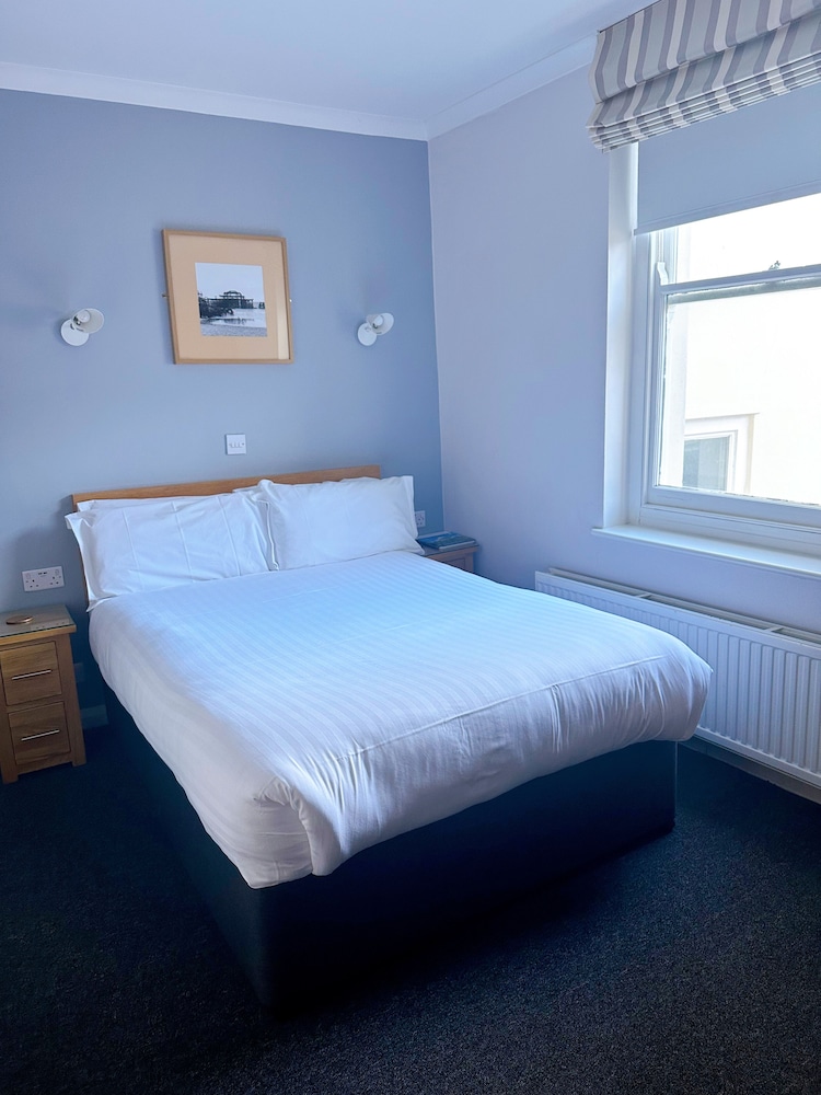 Legends Hotel Brighton 30/67