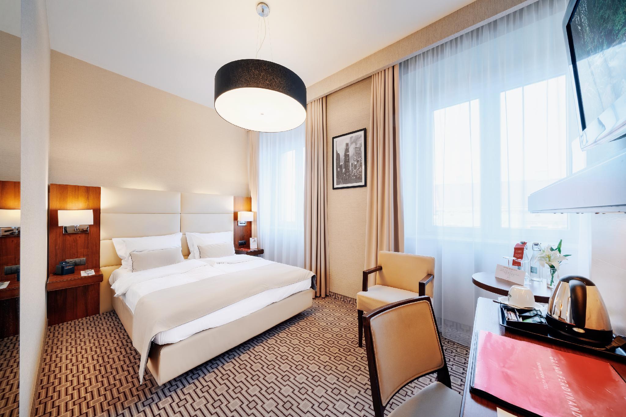 FBENR Double Bedroom
