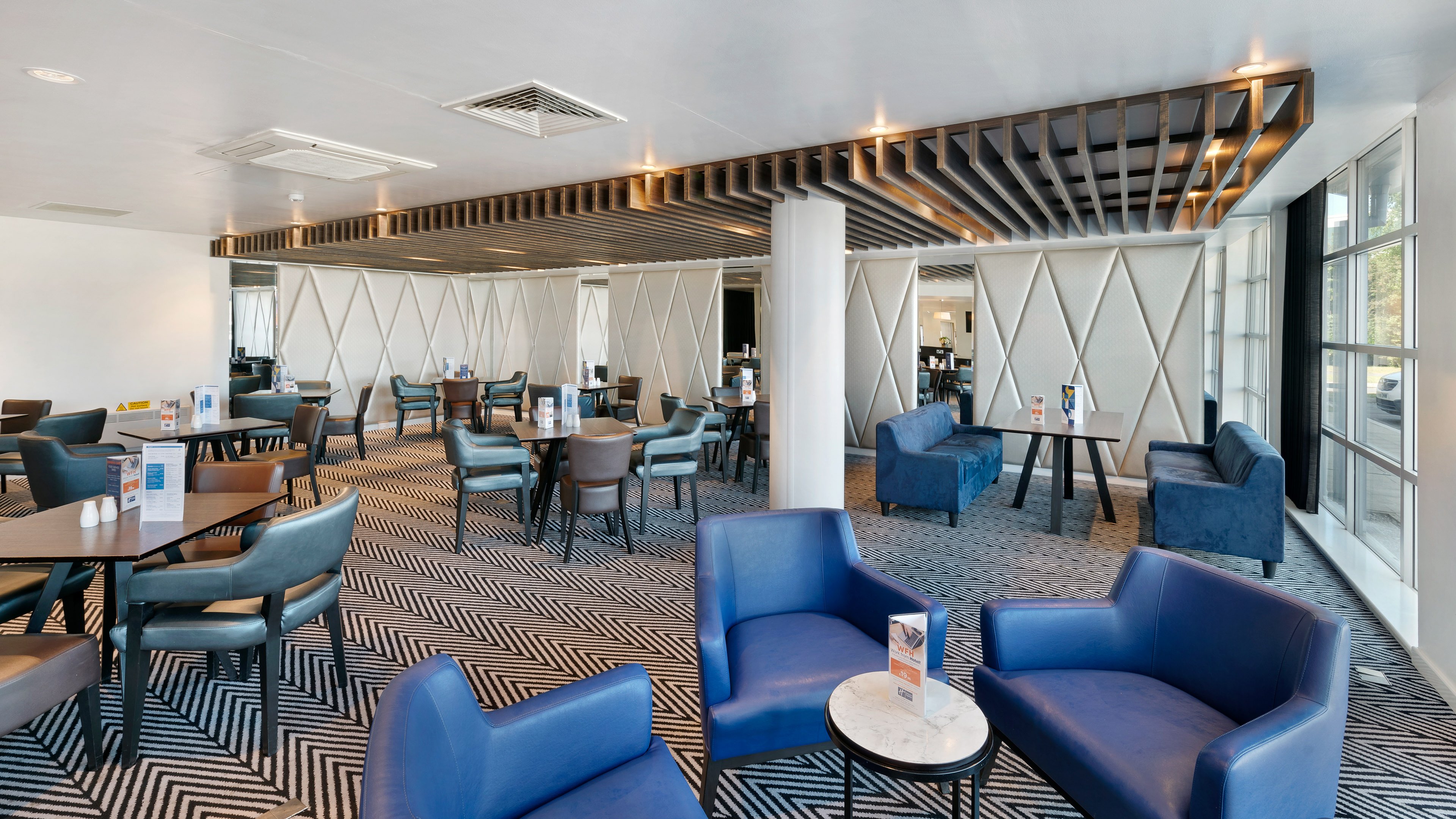 Holiday Inn Express Leigh - Sports Village 32/50