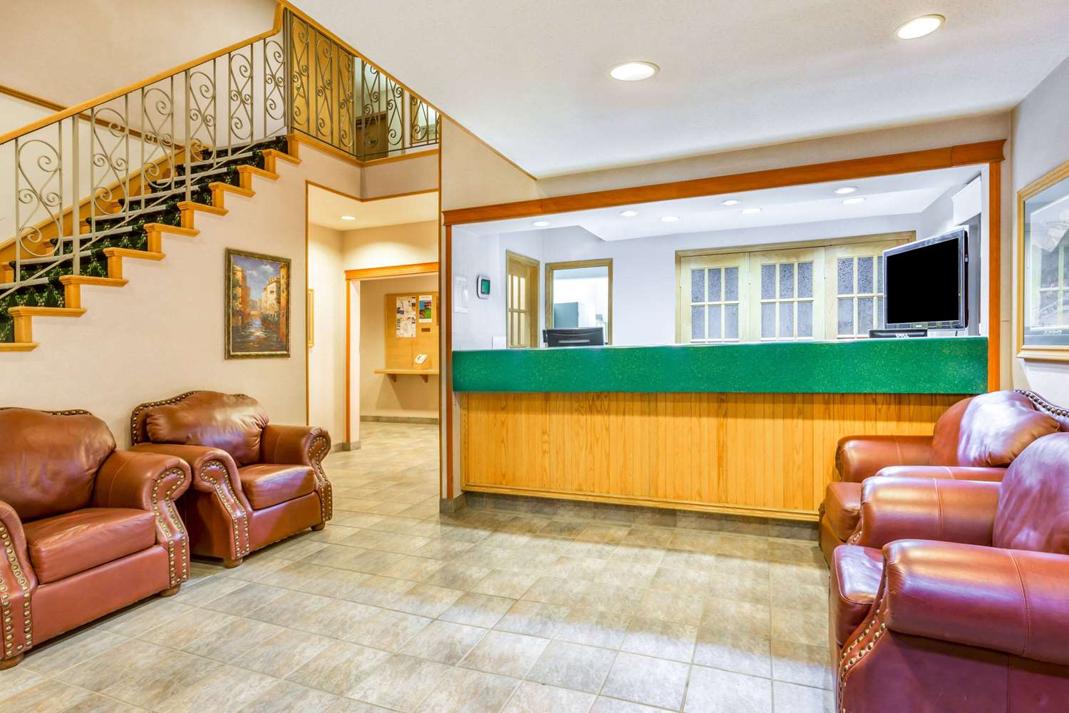 Howard Johnson By Wyndham Fort St John 2/14
