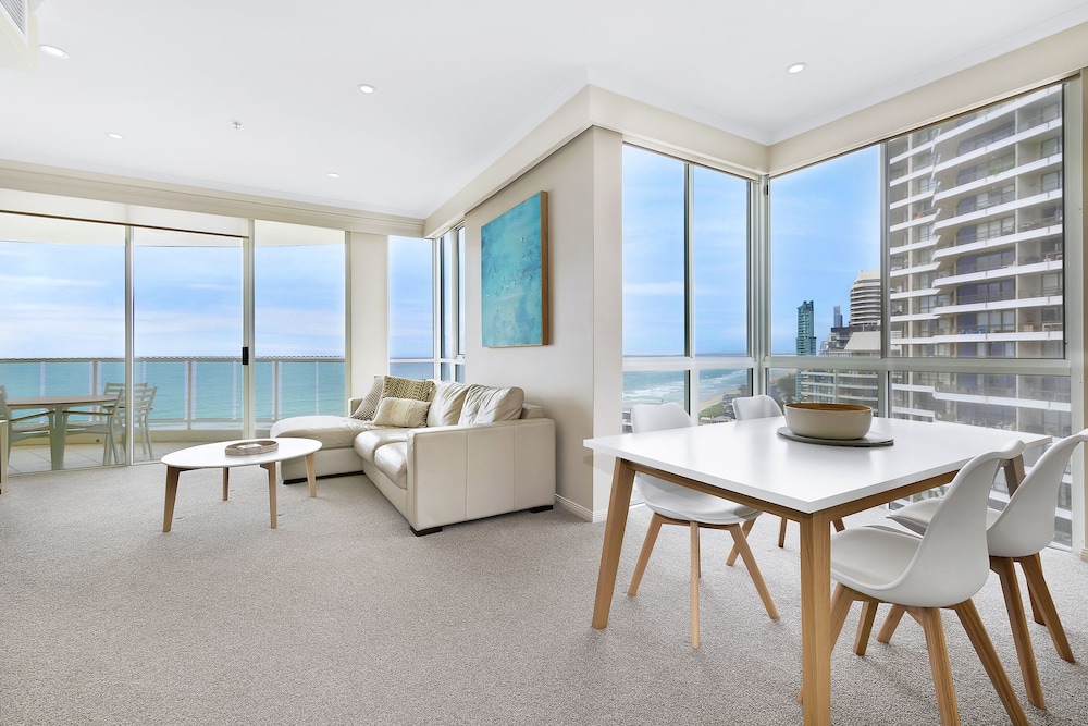 Pacific Views Resort 55/73
