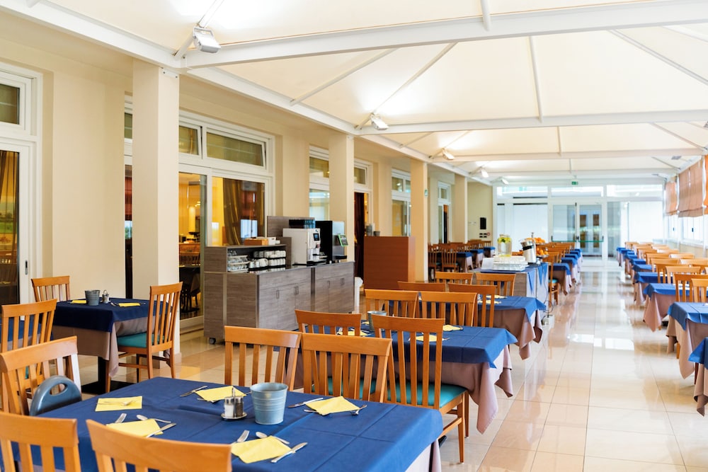 HOTEL MAREGOLF 31/46