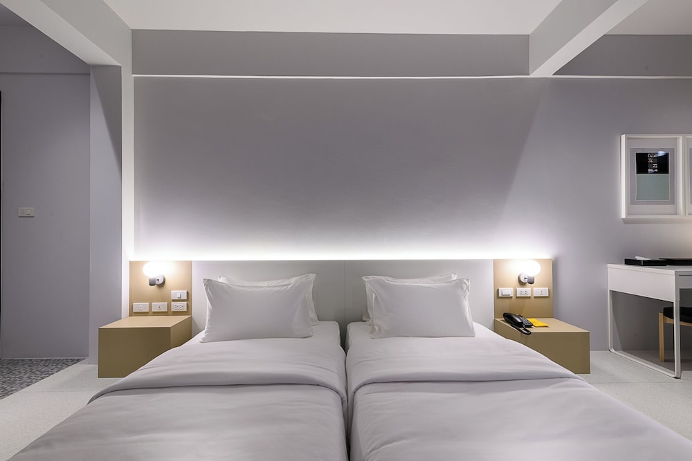 Deluxe, Twin Beds, River Front