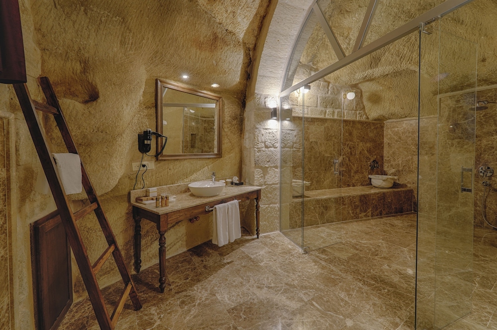 Solem Cave Suites 31/56