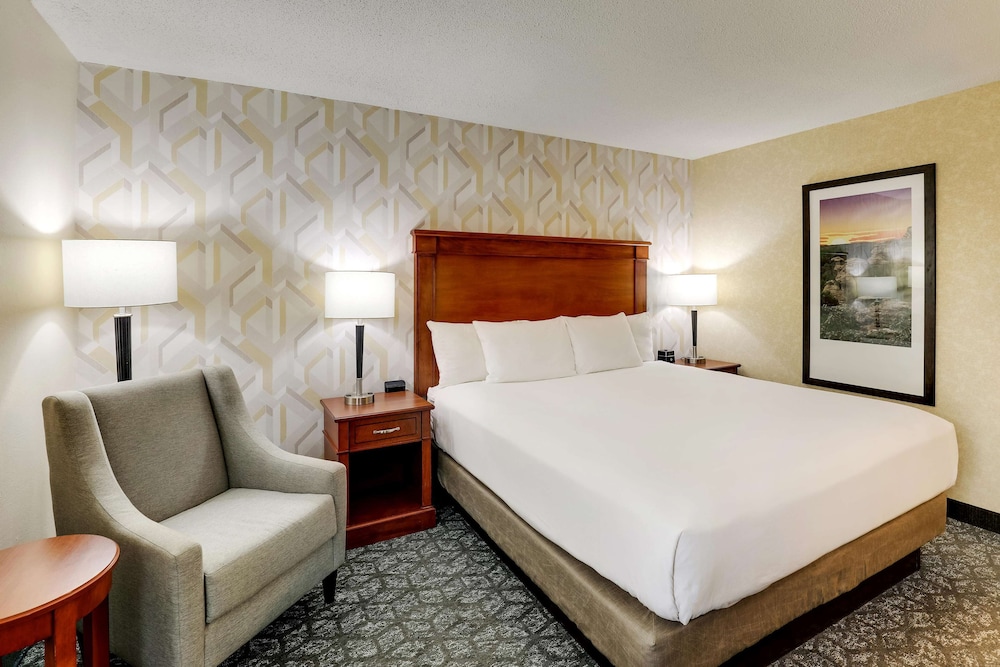 Drury Inn & Suites Marion 6/50