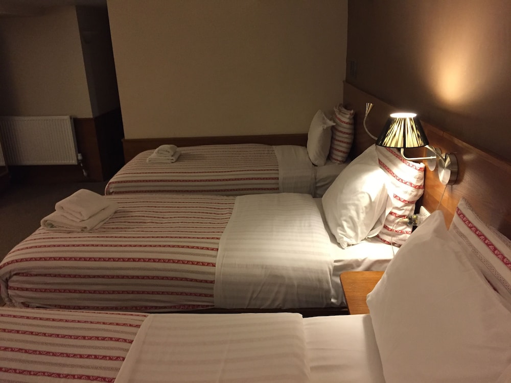 Edinburgh House Hotel 19/50