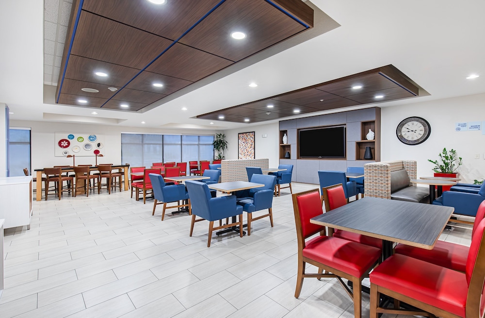 Holiday Inn Express Hotel and Suites Mt. Juliet-Nashville Area 46/70