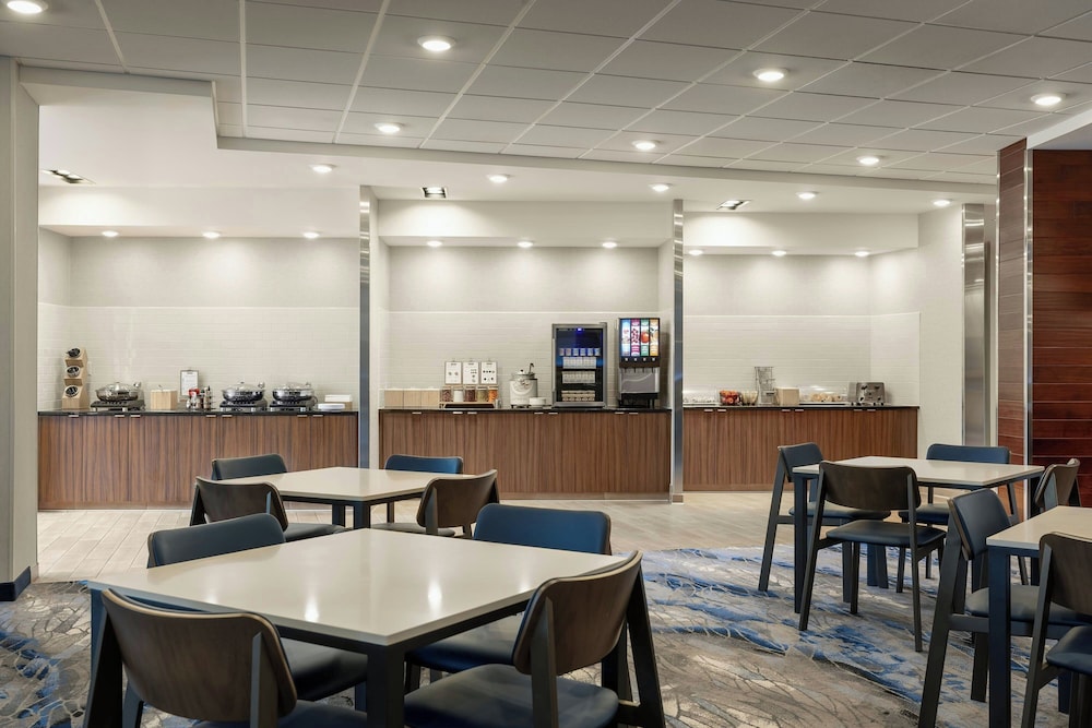 Fairfield Inn Suites By Marriott St Paul Northeast 16/30
