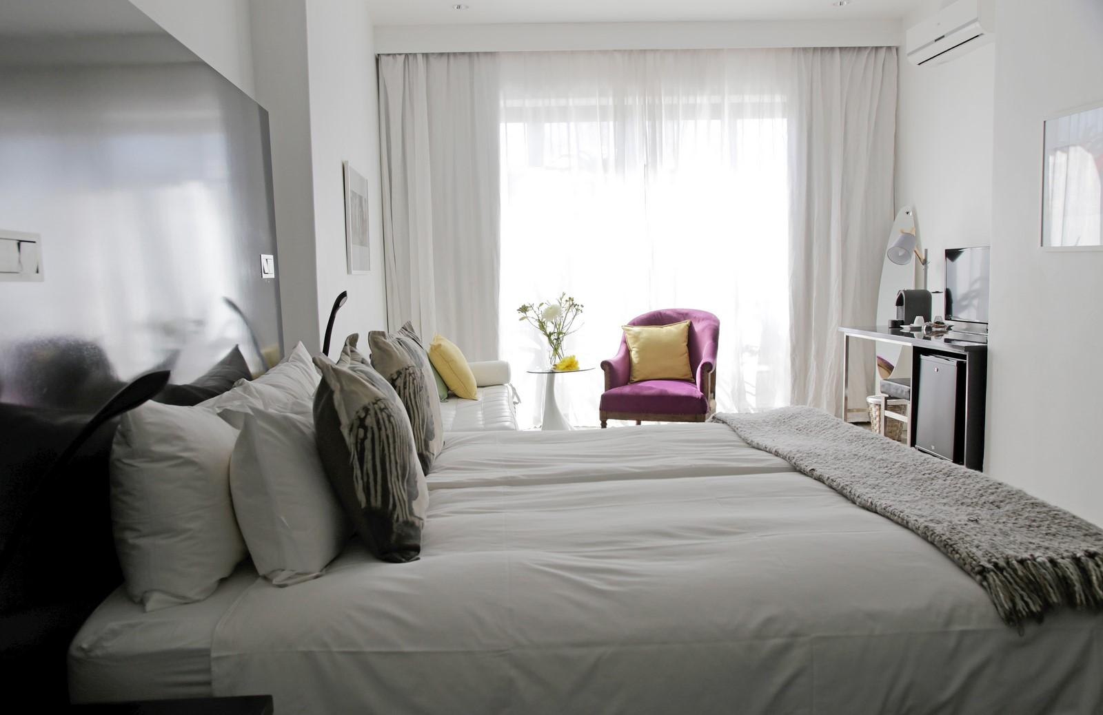 Premium, King Bed, Pool Corner