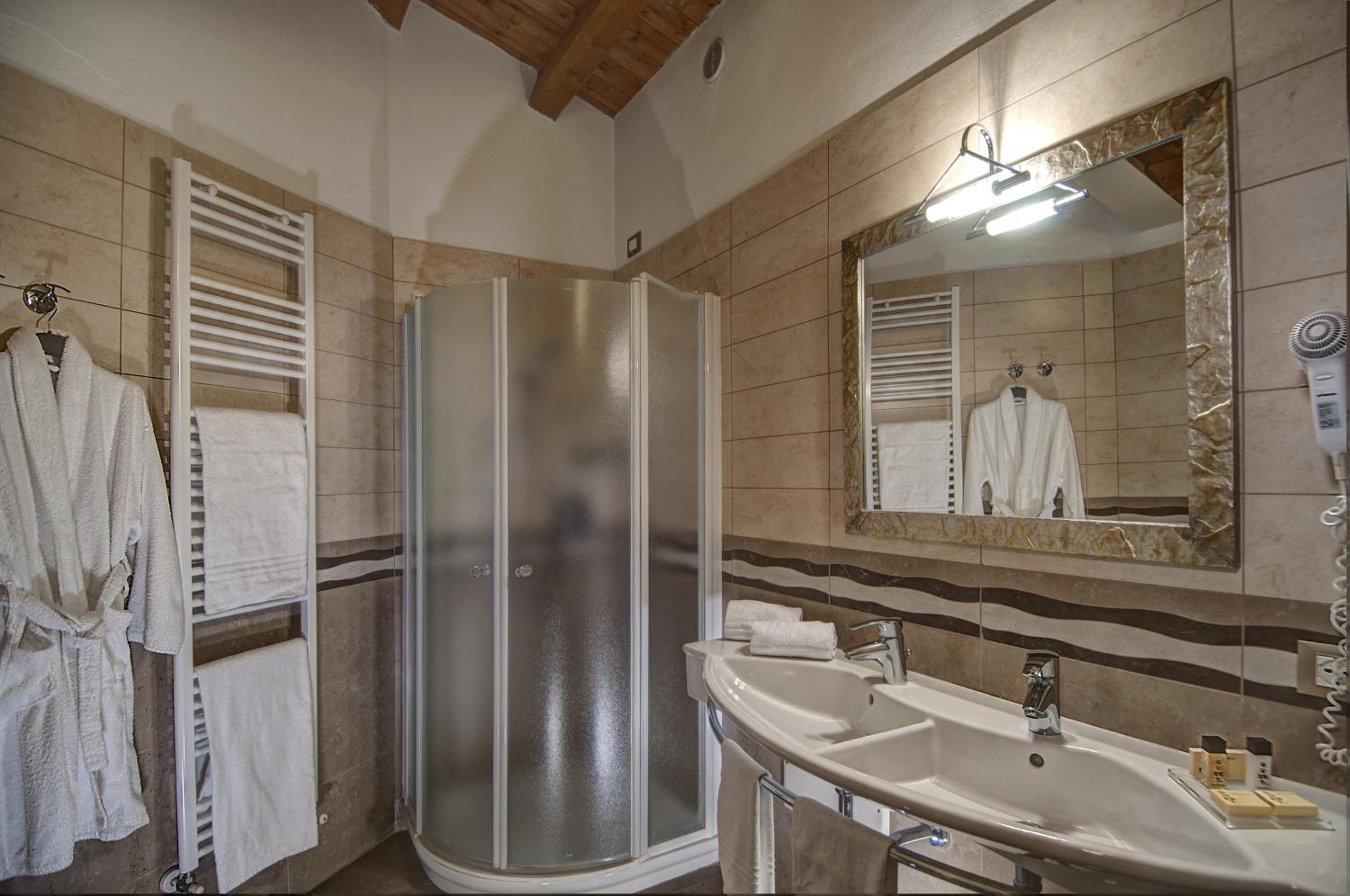 Superior, Double Bed, Partial Lake View, Balcony