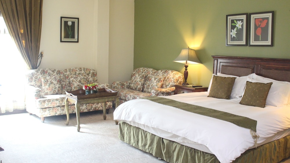 The Convention Center Royal Suites Hotel 13/50