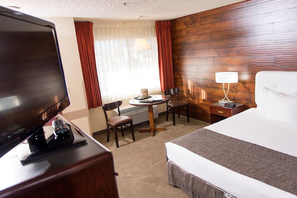 Carson Valley Motor Lodge and Suites 12/50