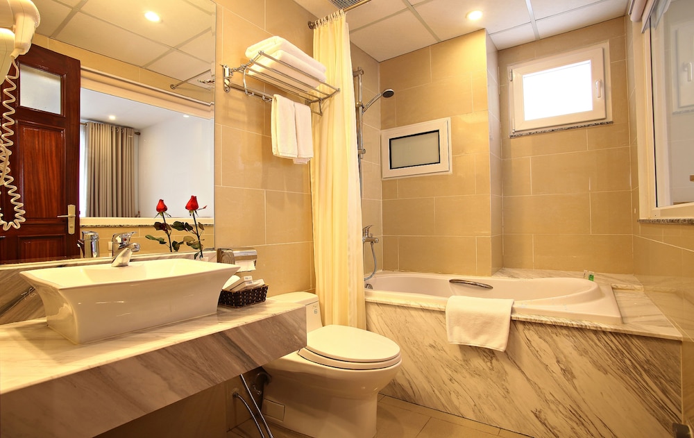 Blue Hanoi Hotel 28/40