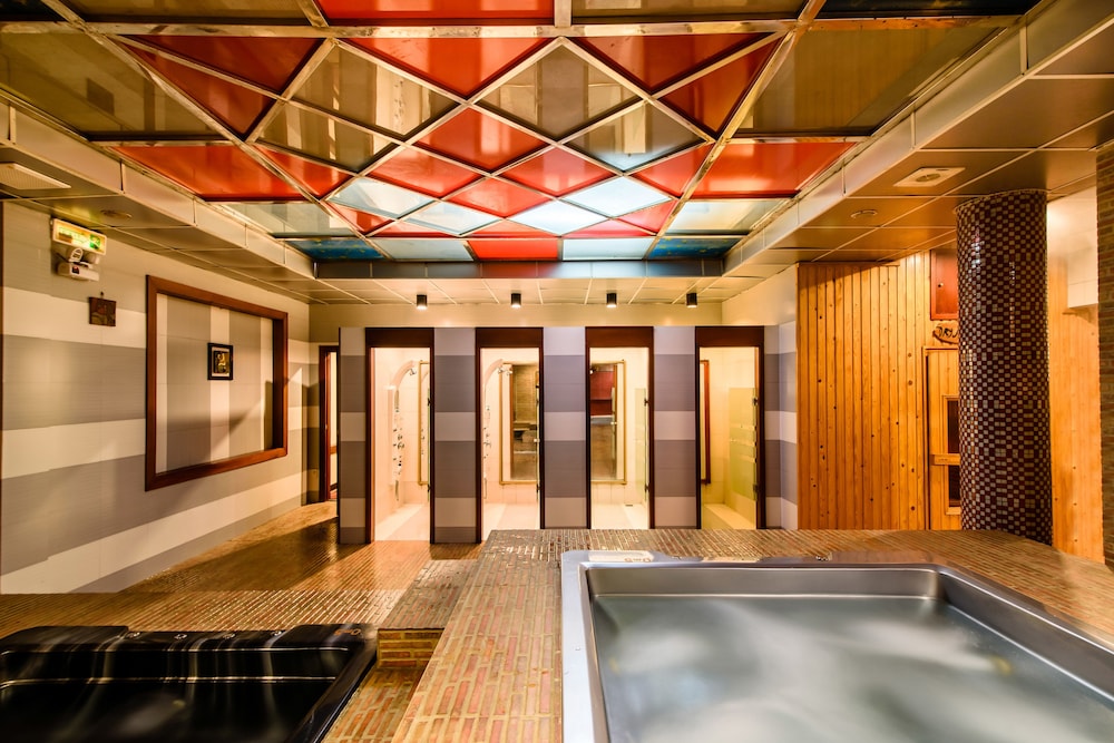 Huong Giang Hotel 40/77