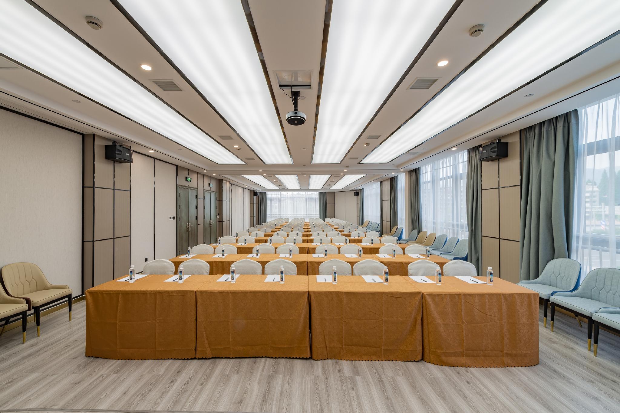 Rezen Hotel Wansheng International 20/25