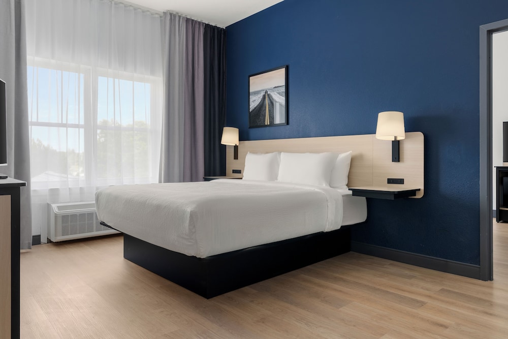 1 Bedroom, Suite, 2 King Beds, Sofa