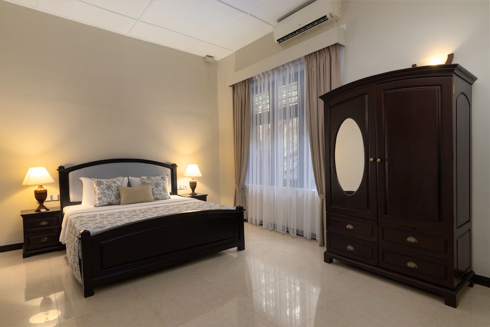 Amaya Bungalow 10/65
