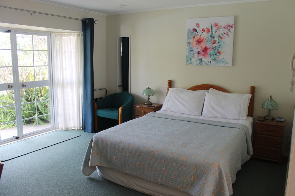Ash Grove Boutique Motel 15/70