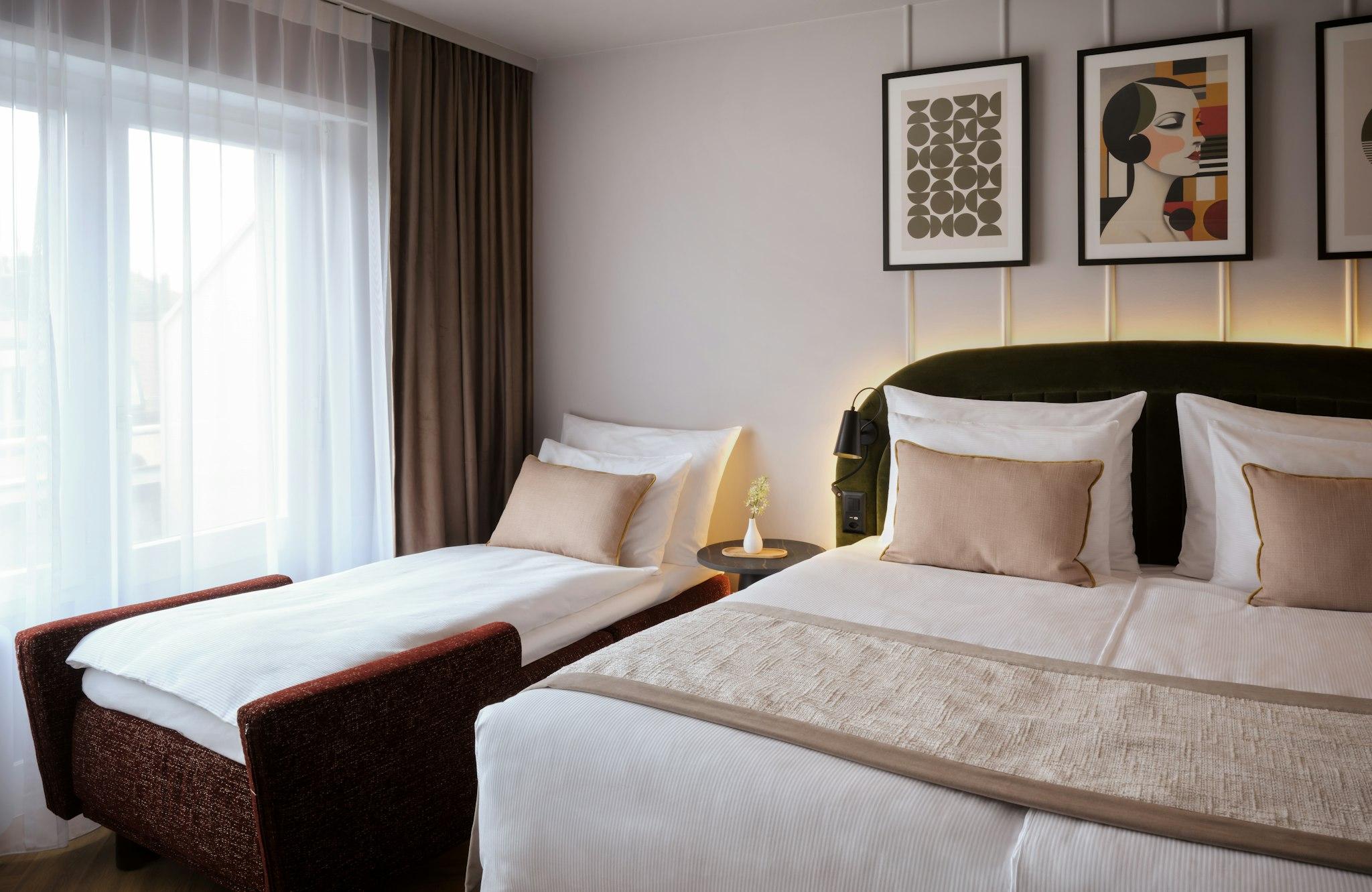 Plus, Superior, Twin Beds, Sofa