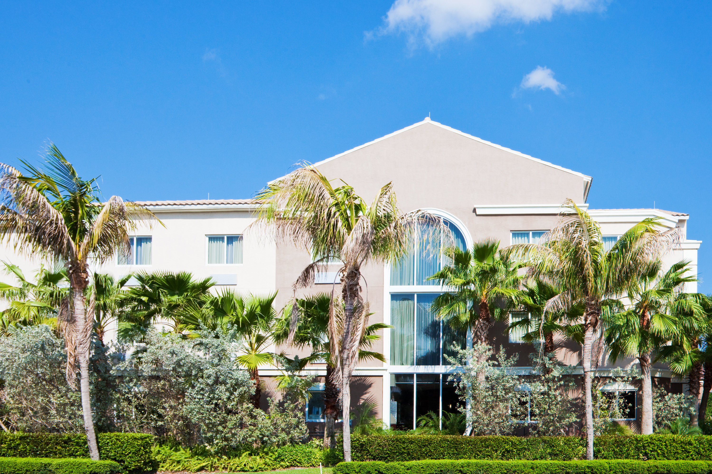 Holiday Inn Express West Palm Beach Metrocentre 73/74