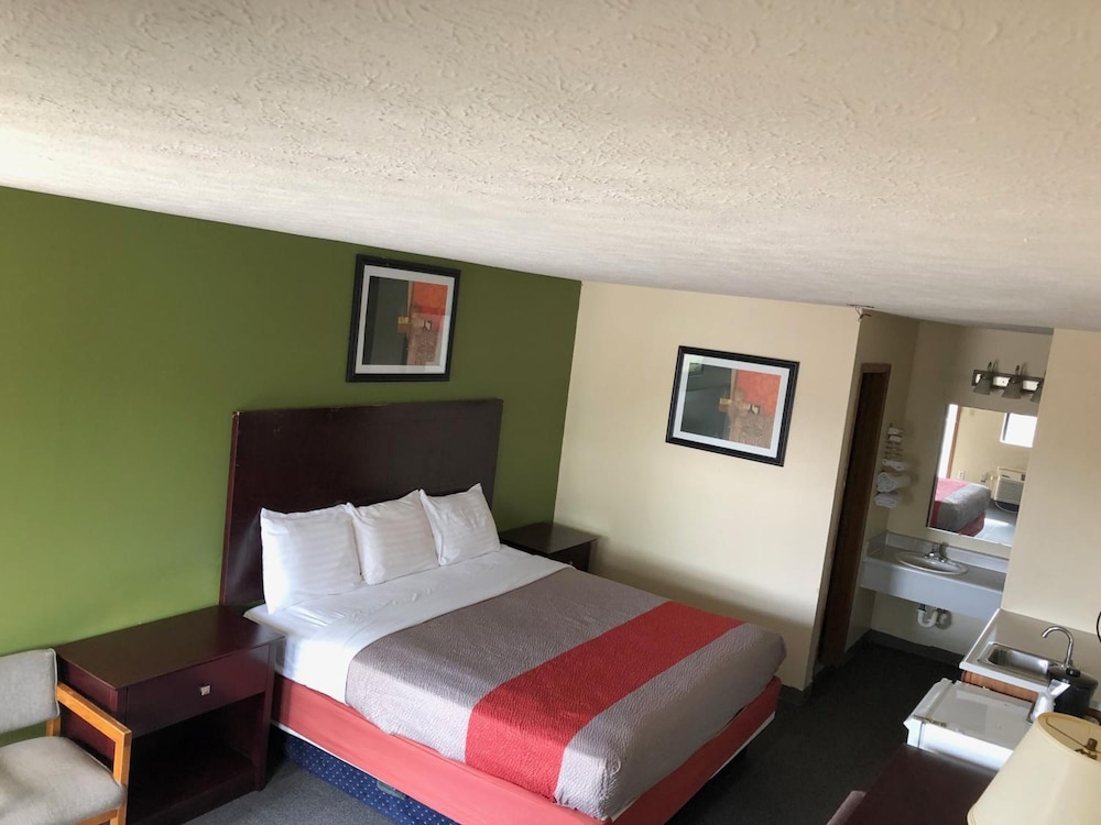 Salt Creek Inn 6/36