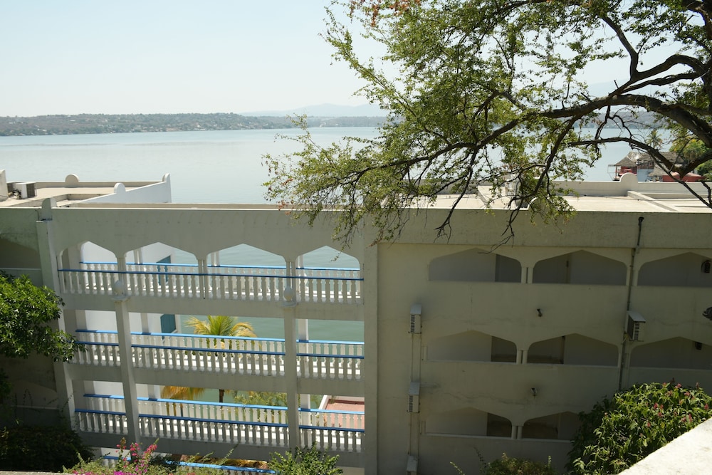 Hotel Villa Bejar Tequesquitengo 4/72