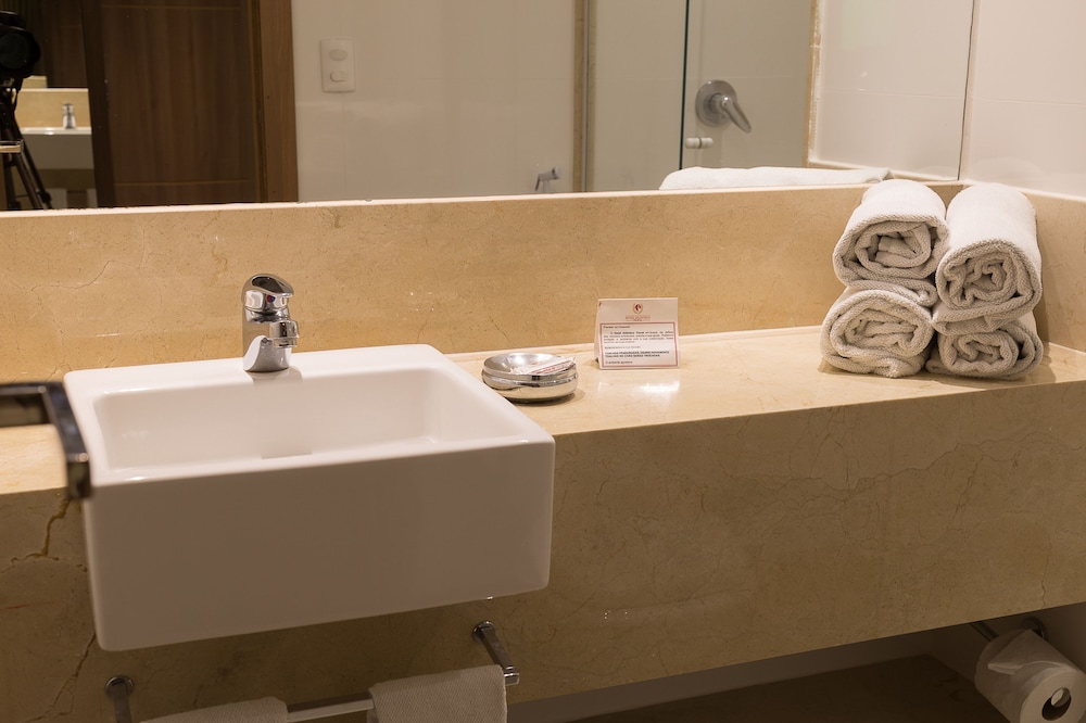 Atlantico Travel Hotel 45/50