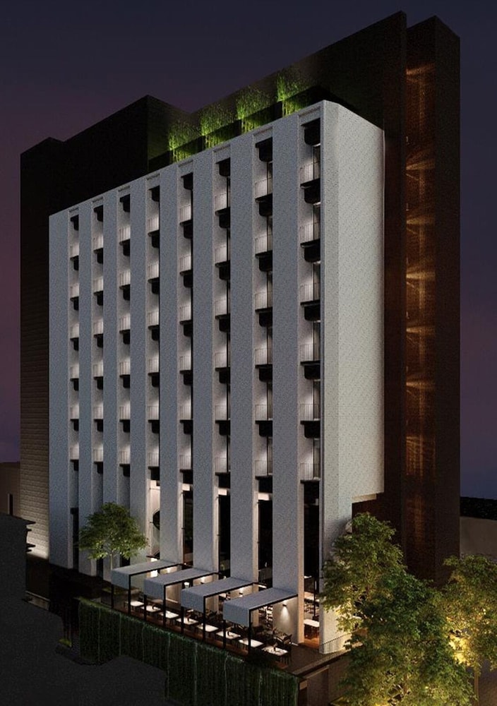 REZ Hotel
