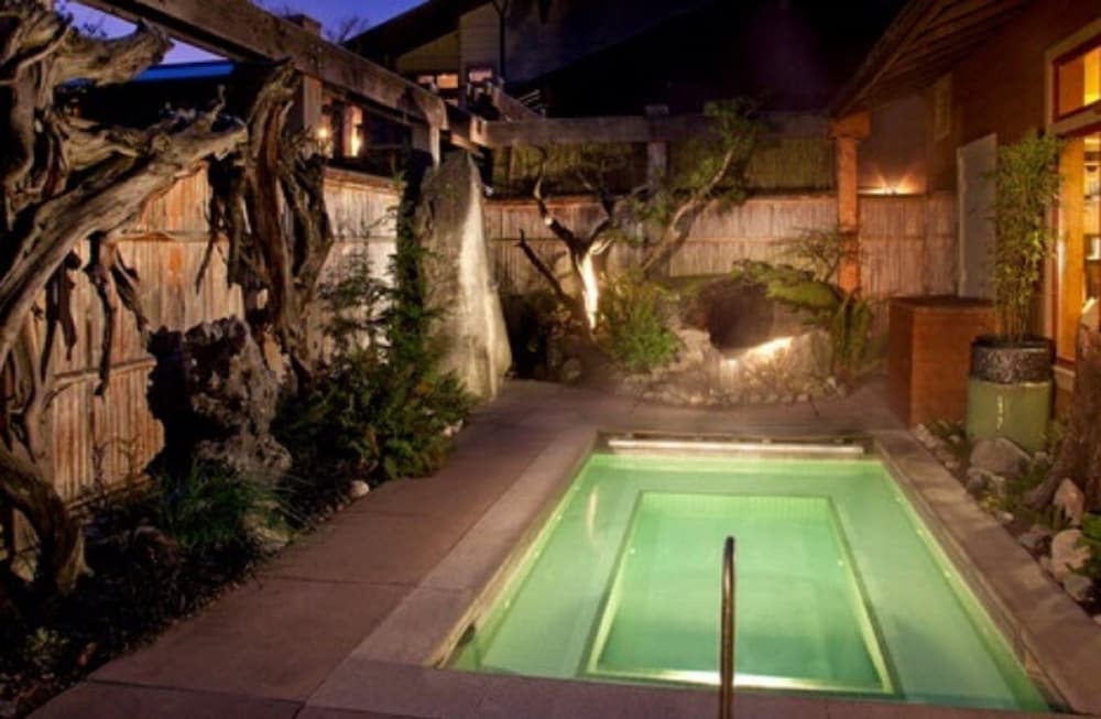 Willows Lodge 28/48