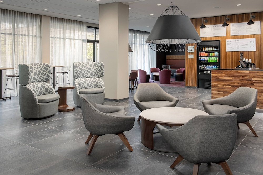 Courtyard by Marriott Portland East 33/48
