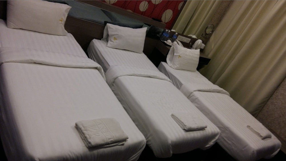 Hotel Golden View Nilai 12/25
