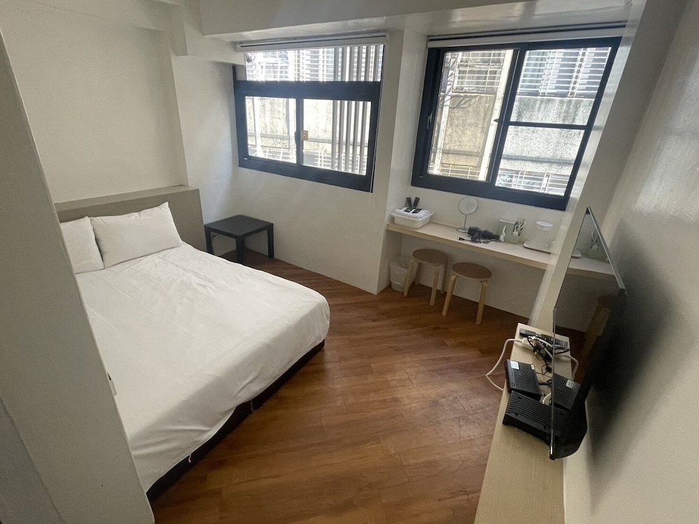 DELUXE, DOUBLE BED