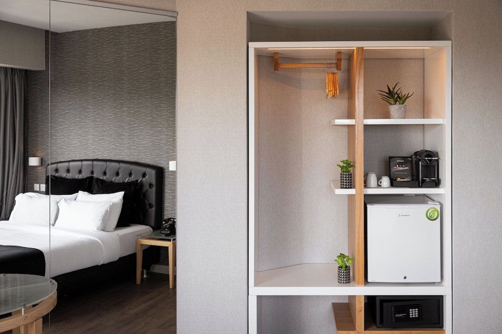 Kreoli Hotel 24/24