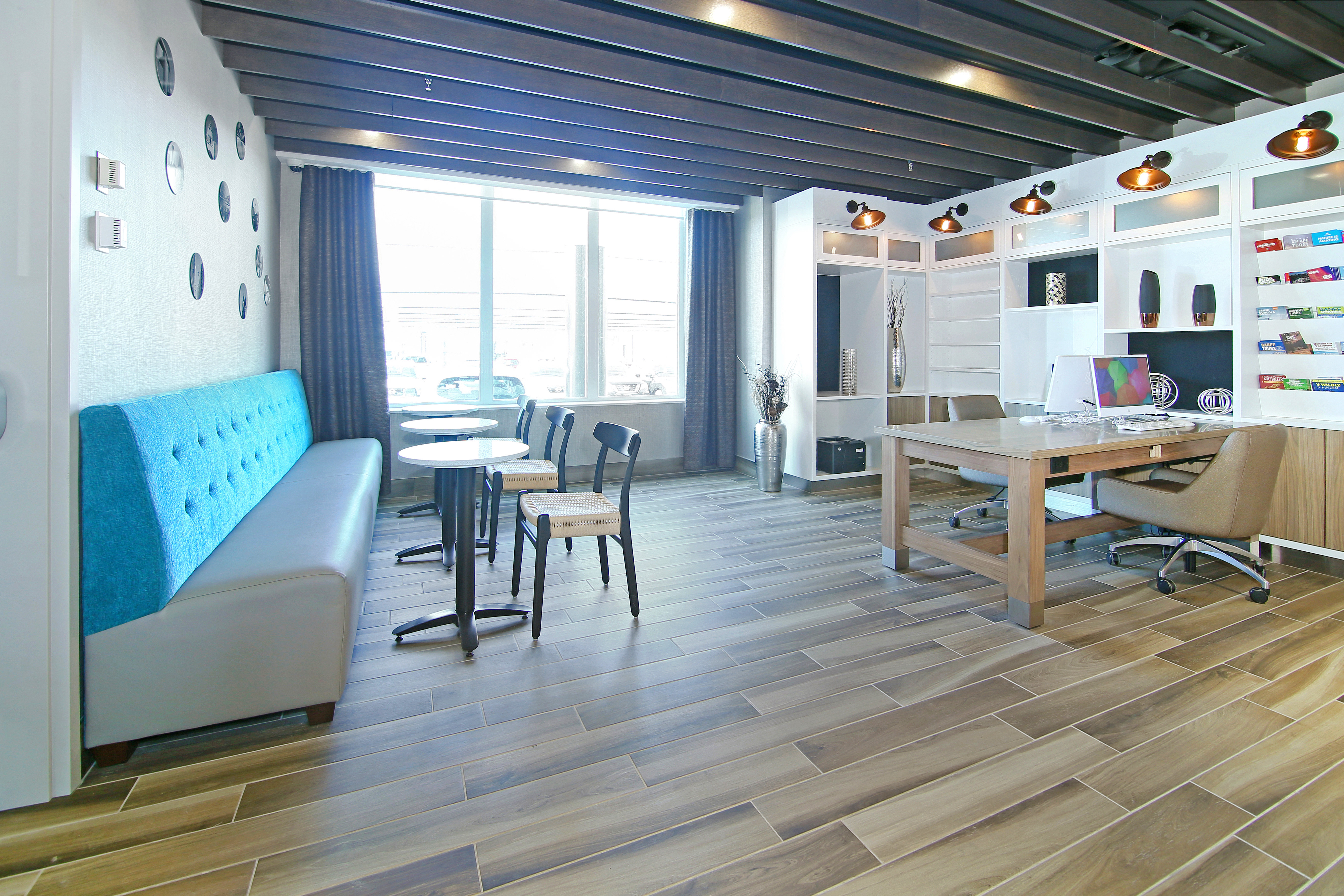Holiday Inn & Suites Calgary Airport North 30/50