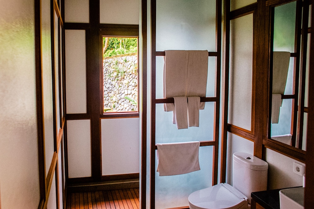 Suarapura Resort and SPA 50/50