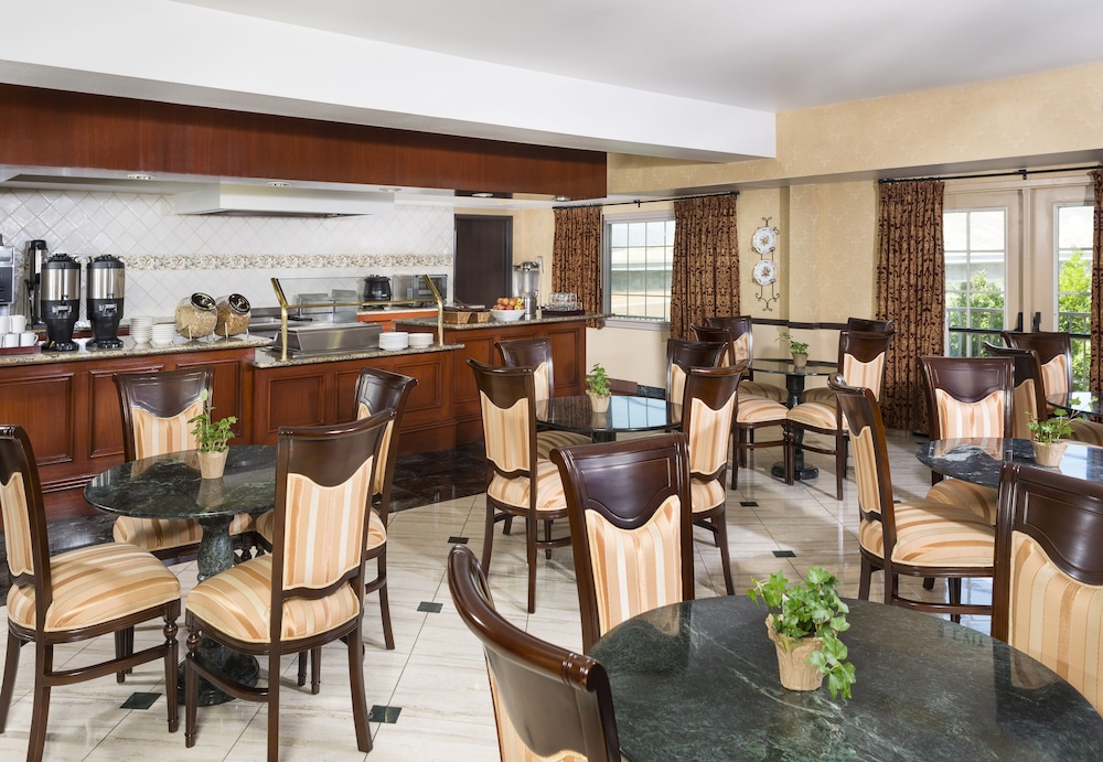Ayres Suites 44/55