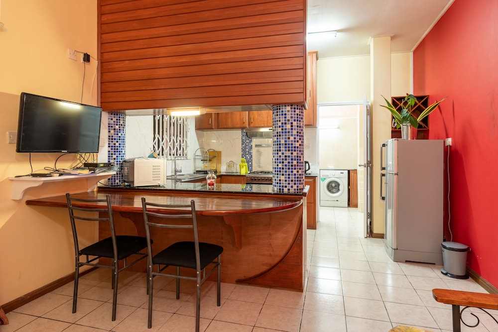 Glacis Heights Villa 32/50